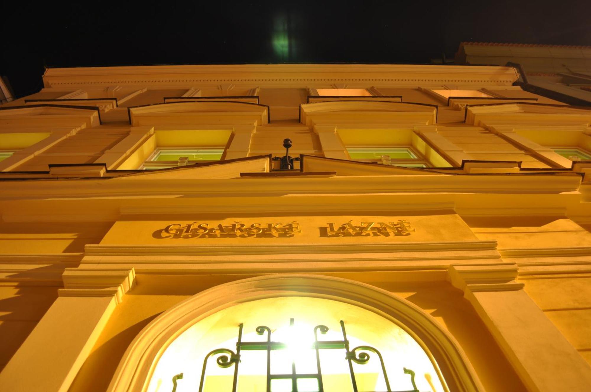 Pension Imperial Spa Jičín Buitenkant foto